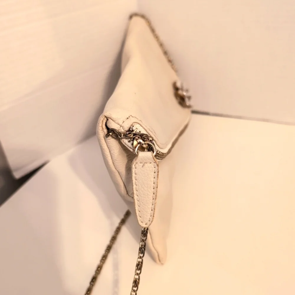 Vintage Like Ivory Foldover Bag Gold‎ Chain Strap & Flower Jewel Accent